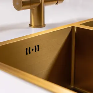 Mockeln - 1.5 Bowl Stainless Steel Kitchen Sink - Inset or Undermounted - Gold Finish - 555mm x 440mm x 200mm