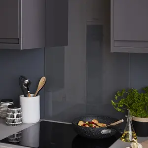 GoodHome Anthracite Glass Splashback, (H)800mm (W)600mm (T)5mm