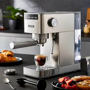 Geepas 15 Bar Cappuccino Espresso Coffee Machine Automatic Switch-Off Milk Frother