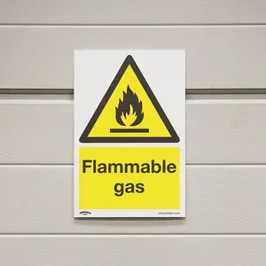 Sealey Warning Safety Sign Flammable Gas Self-Adhesive Vinyl Pack of 10 SS59V10