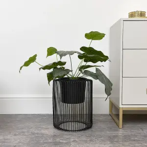 Melody Maison Black Metal Wire Planter Pot