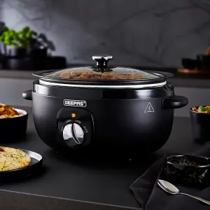 Geepas 3.5 Litre Slow Cooker 3 Temperature Settings, Removable Easy-Clean Aluminum Bowl Tempered Glass Lid & Cool Touch Handle