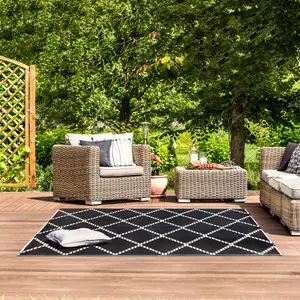 Large Garden Outdoor Rug For Patio, Reversible Chevron Colours, Black & White Waterproof Area Rug 160 x 230cm