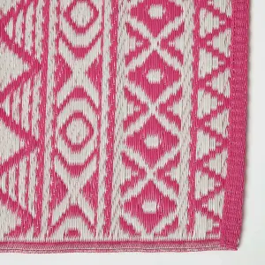 Homescapes Tia Aztec Pink & White Outdoor Rug, 150 x 240 cm