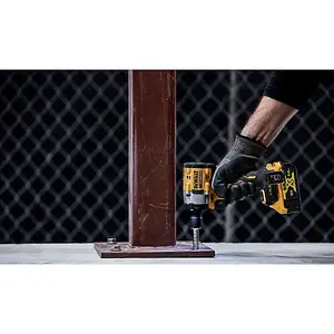 DEWALT DCF923N 18v Impact wrench 3/8" square drive