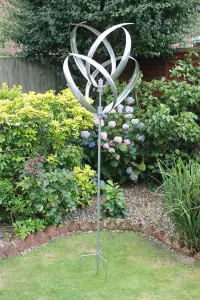 Hampton Garden Wind Sculpture - Silver