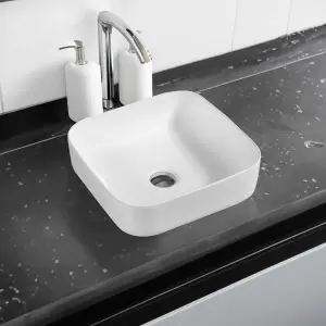 7839 Ceramic 40cm Vert Square Countertop Basin