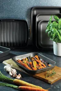 MasterClass Non-Stick Sloped Sided Open Roaster