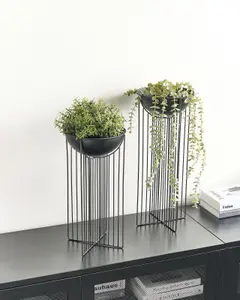 Set of 2 Elevated Plant Pots FICARIA Metal Black