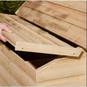 Cheshire Spacious Chicken Coop