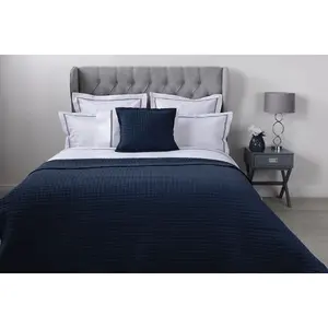 Belledorm Crompton Quilted Throw Navy (200cm x 150cm)