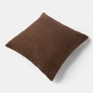 Highams 2 x Boucle Teddy Fleece Cushion Covers Filled, 45 x 45cm, Chocolate