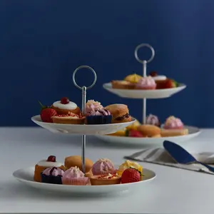 Simplicity Cake Stand