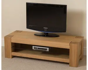 Kuba Solid Oak Small Widescreen TV Unit with Storage