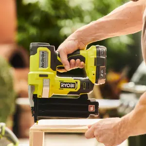 Ryobi 18V 50mm 1 x 4Ah Li-ion One+ Cordless Straight Nail gun