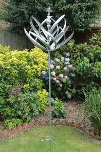 Windsor Garden Sculpture - Silver