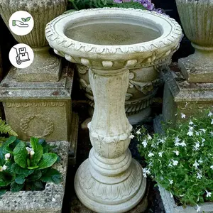 Georgian  Elegant Stone cast Birdbath