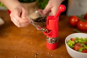 Kuhn Rikon Ratchet Grinder for Salt, Pepper and Spices - Red