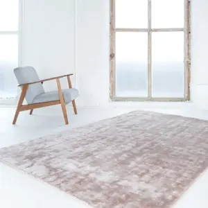 Luxurious Blush Pink Viscose Area Rug 120x170cm