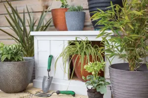 Pot Planter Indoor or Outdoor Lightweight Recycled Plastic Garden  Small Elements - L31 x W31 x H28 cm - Copper