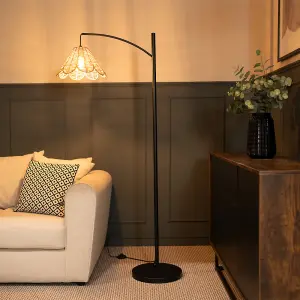 ValueLights Preto Black Metal Curve Stem Floor Lamp with a Rattan Wicker Scalloped Edge Shade