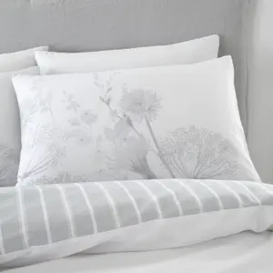 Catherine Lansfield Bedding Meadowsweet Floral Duvet Cover Set with Pillowcases White Grey