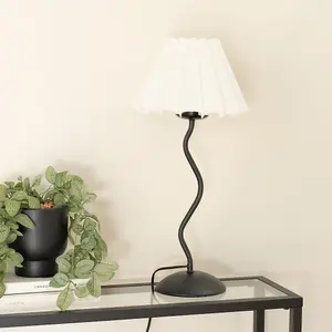 ValueLights Wiggle Black Metal Single Stem Table Lamp with White Scallop Tapered Lamp Shade and LED Bulb