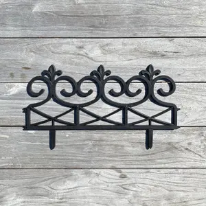 Fleur de Lys Black Plastic Lawn Edging (60cm x 32cm) - 5 Panels