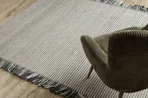 Wool carpet TAHAR 99003F cream / grey - HAND-WOVEN Lines, fringes 90x150 cm