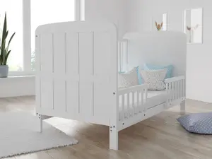 Maddox cot bed 140x70cm with barriers