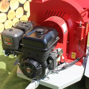 Crytec Terminator DGS1500 wood chipper with electric start