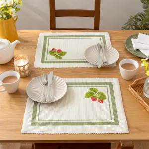 Evans Lichfield Strawberry Set of 4 Indoor/Outdoor Placemats