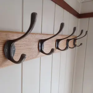 Oakcrafts - Handcrafted Solid Oak Coat Rack with Cast Iron Hooks and Oval Base Plate 750mm - 5 Hooks