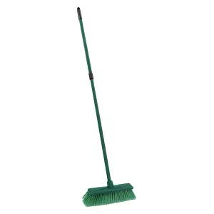 JVL Outdoor Garden Hard Bristle Broom with Telescopic Handle, Green 