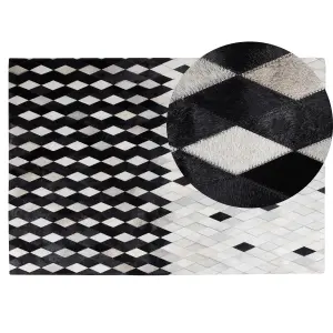 Cowhide Area Rug 140 x 200 cm Black and White MALDAN