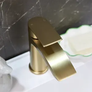 Flode Falun Mono Basin Mixer Tap Brushed Brass