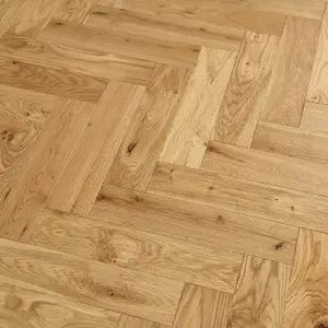 Lusso Uniqo Herringbone Natural Brushed & Lacquered Engineered Oak