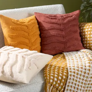 furn. Dakota Tufted Feather Rich Cushion