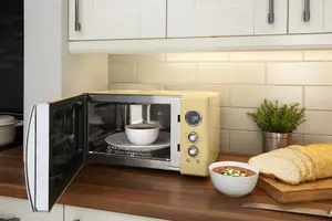 Swan 800W Retro Digital Microwave Cream