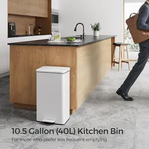 SONGMICS Rubbish Bin, Kitchen Bin, Trash Can with Large Step and Lid, Steel, Soft Closing Feature, Comes with 15 Liner Bags, White