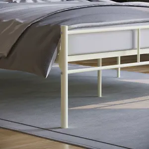 Vida Designs Dorset White 4ft6 Double Bed Frame