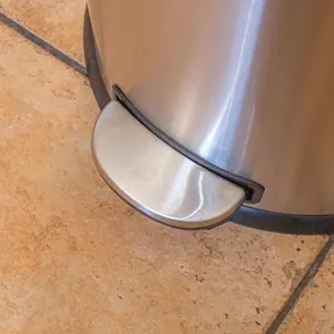 Round Stainless Steel Kitchen Pedal Bin - 30L