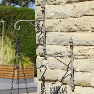 Set of 2 Vintage Style Cast Iron Hanging Bracket Wall Mounted Decorative Garden Hanging Basket Lantern Hook Wall Brackets