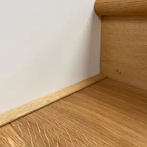 Solid Oak Flat Strip 23x5mm - 0.9m Length - Lacquered