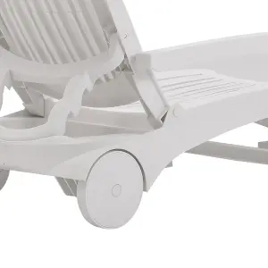 Outdoor Foldable White Plastic Lounge Chair Recliner with Wheels