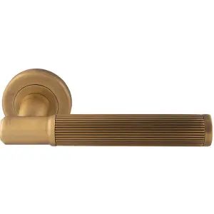 Premium Reeded Lines Door Handle Set - Antique Bass Designer Lever Round Rose