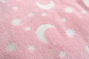 Glow In The Dark Fleece Blanket Throw with Moons and Stars Pattern Super Soft Blanket for All Seasons Stars Pink, 100 x 150cm