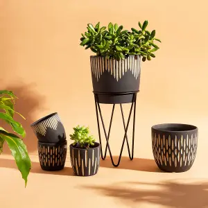 Sass & Belle Black Sgrafitto Planter With Wire Stand