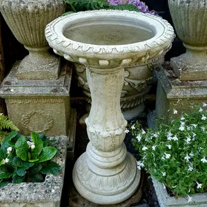 Georgian  Elegant Stone cast Birdbath