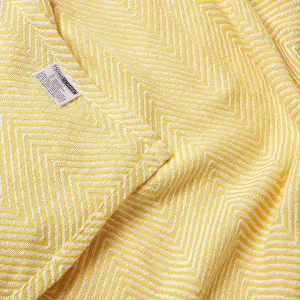 Homescapes Cotton Halden Chevron Yellow Throw, 150 x 200 cm